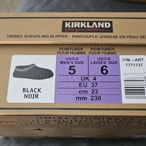 Kirklands Black Unisex Shearling Slipper